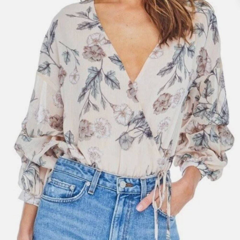 NEVER WORN!! ASTR THE LABEL BLUSH PINK FLORAL CHIFFON BODY SUIT, SIZE SMALL